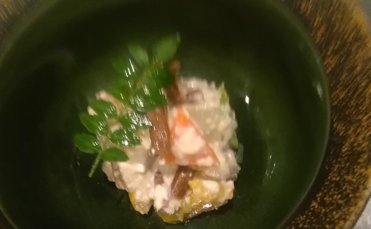 春から初夏へ彩り鮮やか岩もずく雑炊