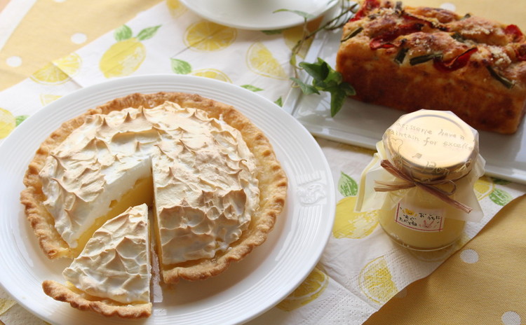 美味しいレモンパイを作りましょう!ケークサレも初夏らしい彩で♪