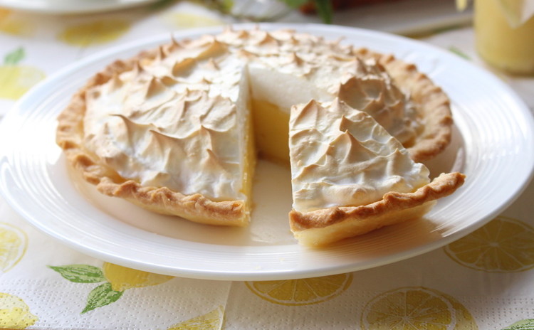 美味しいレモンパイを作りましょう!ケークサレも初夏らしい彩で♪