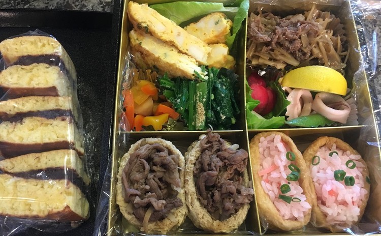 お弁当を持って出かけよう!手軽に出来るお稲荷さん。四角いどら焼きも♪