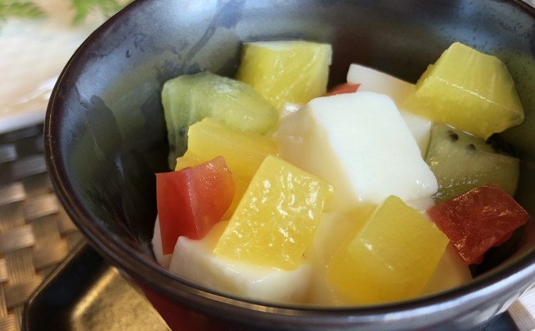 皮も手作りカリカリ餃子!おもてなしサラダ涼伴三絲!
