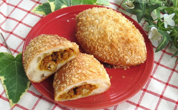 みんな大好き!カレーパン2種とアレンジ自在のドッグパン ホシノ天然酵母