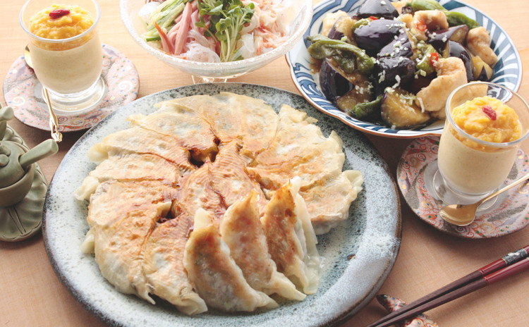 リクエスト多数の基本料理レッスン。餃子をメインに夏の体を整える中華献立