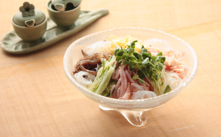 リクエスト多数の基本料理レッスン。餃子をメインに夏の体を整える中華献立