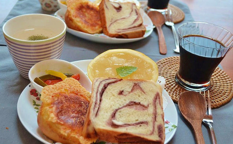 楽々!ホームベーカリでこねて・パリパリカレーパン・マーブルあん食パン