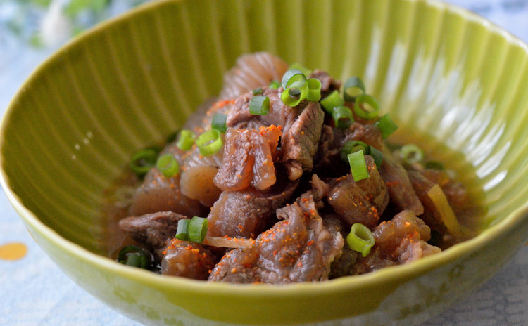 牛スジ煮込みをメインに♪夏野菜たっぷり「おうち居酒屋」の献立です♪