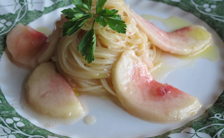 さっぱりひんやり桃の冷製パスタ