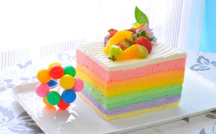 味も虹色♪パステルレインボーケーキ