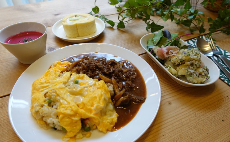 おうちで洋食屋さんの味!絶品ハッシュドビーフとふわとろオムライス