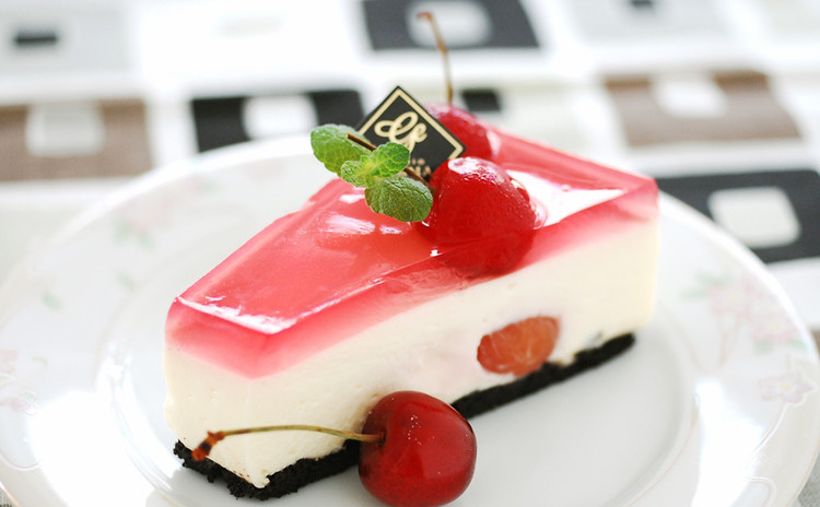 チェリーコンポートとレアチーズケーキ