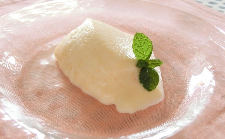 めかじきのバスク風、ポーチドエッグの前菜、桃のモスコビー