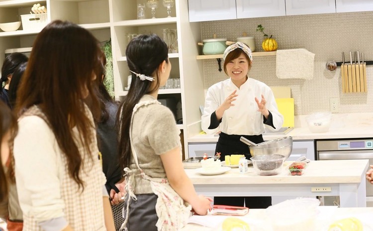 【旬スイーツ】秘密のフルーツロールケーキ
