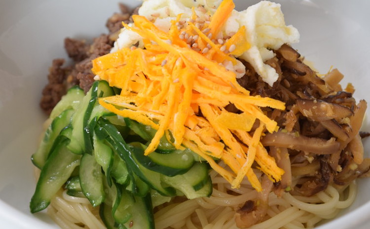 夏を彩る小麦粉料理~クジョルパンとビビンククス(混ぜ麺)他1品~