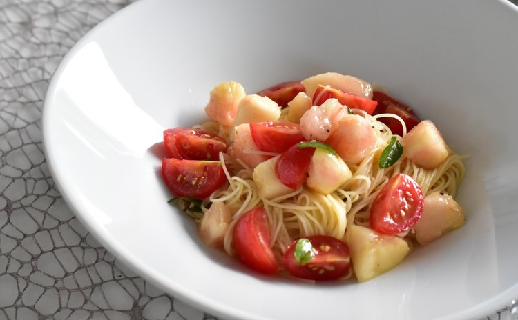 簡単だから何度でも 桃の冷製パスタ、イカのトマト煮、蒸し豚、ゼリー寄せ