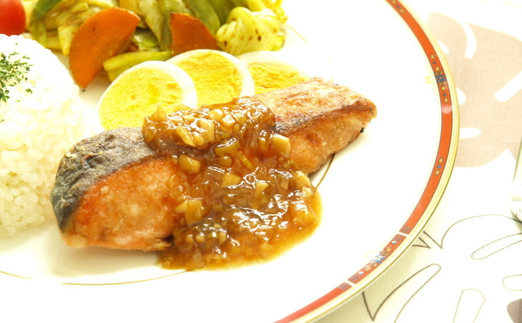 夏メニュー!魚のムニエル香味ソース&バターライス&野菜炒めカレー風味