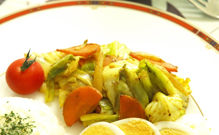 夏メニュー!魚のムニエル香味ソース&バターライス&野菜炒めカレー風味