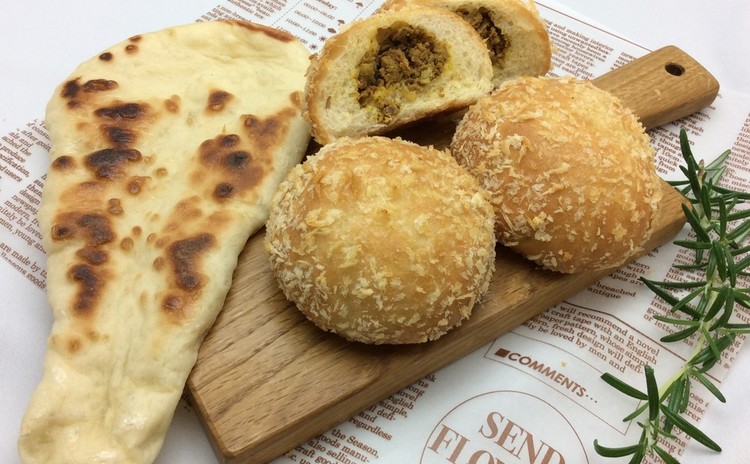 10分で出来る!きのこのキーマカレーで「焼きカレーパン&簡単ナン作り」