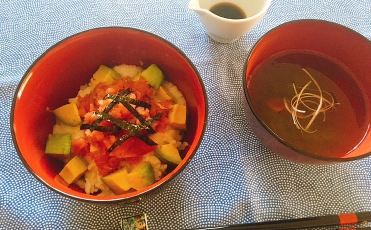 火を使わない料理レッスン まぐろアボカド丼、梅おぼろ昆布汁、夏野菜山形だし、じゃこサラダ他