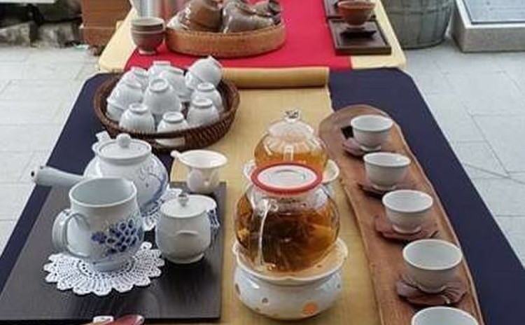 韓国の「雅(みやび)」を感じる~韓国茶禮と伝統餅のコラボ体験~
