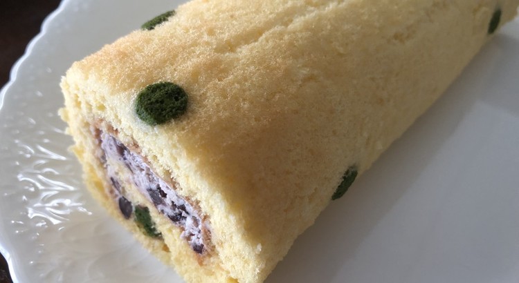 抹茶ドットの小豆ロールケーキ!