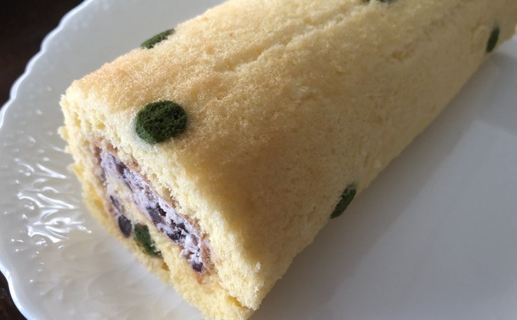 抹茶ドットの小豆ロールケーキ!