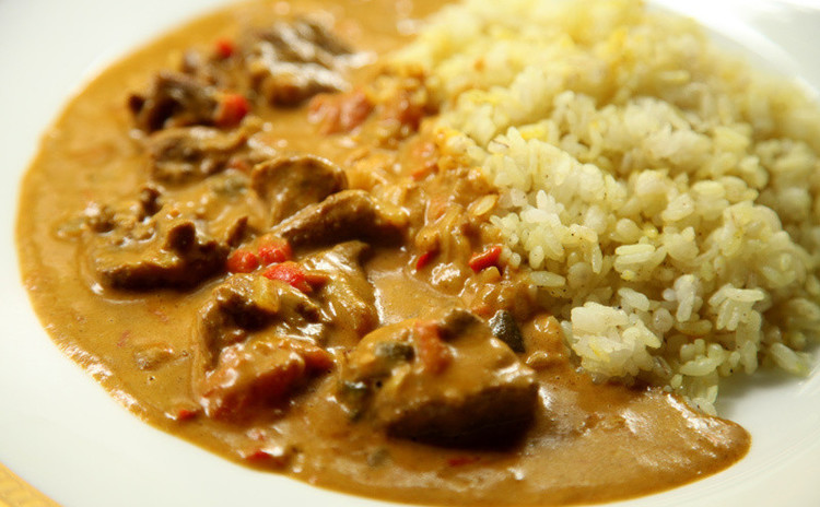 貴重食材!フランス産子羊肉を使ったカレー