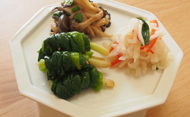 常備菜にもおすすめ!5種のナムルと豚肉コチュジャン炒め