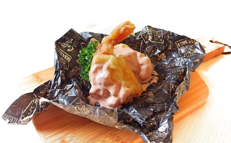 味自慢の行楽弁当♪かぶりつきチキン、えびとんフリッター、懐かしナポリタン 他、作り置き惣菜3品