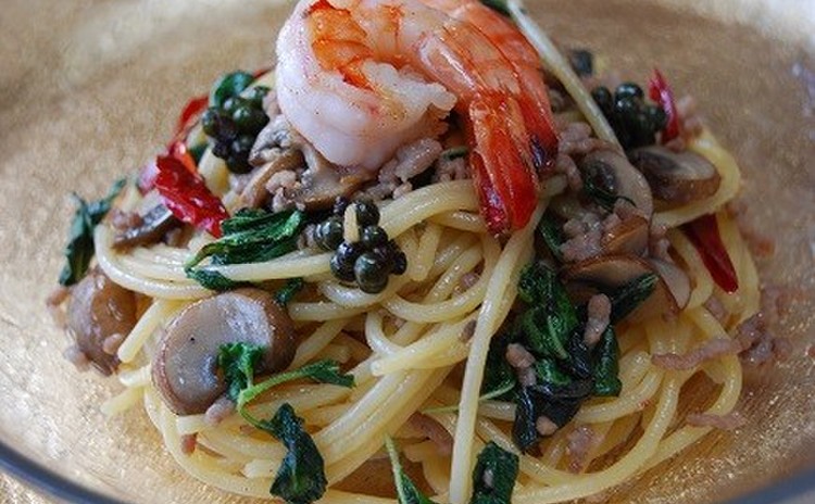 ワインの似合う大人パスタ&ステーキサラダ&金の袋。 充実メニューのクリスマスレッスン