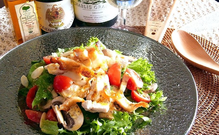 リクエスト企画 自家製パスタ生地でラビオリ フリッタータとスパイシーチキンの贅沢サラダ