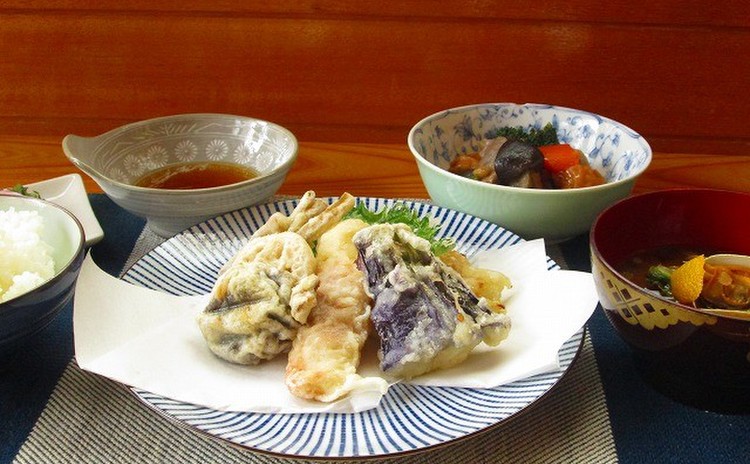 お料理の基本 天婦羅と南瓜煮物とあさりの赤出汁