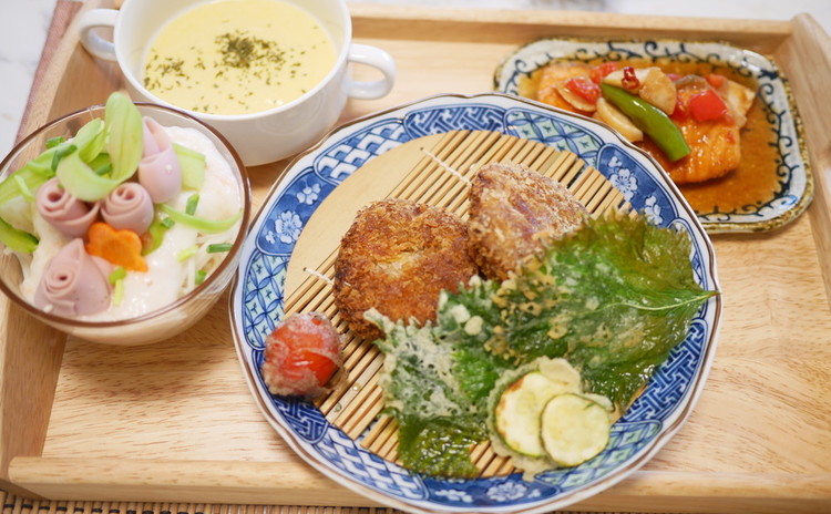 愛され家庭料理メンチカツ、南蛮漬け、夏野菜の天ぷら