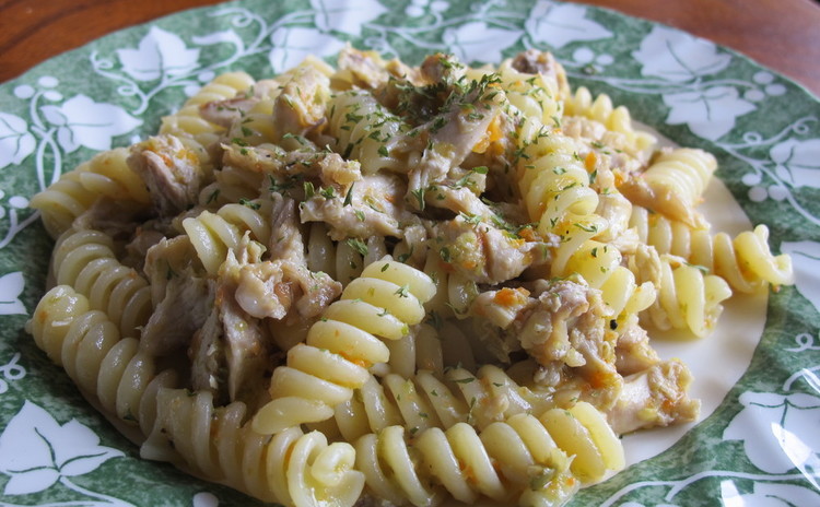 丸ごと手羽元で挽肉を使わないミートソースと手作りサルシッチャ