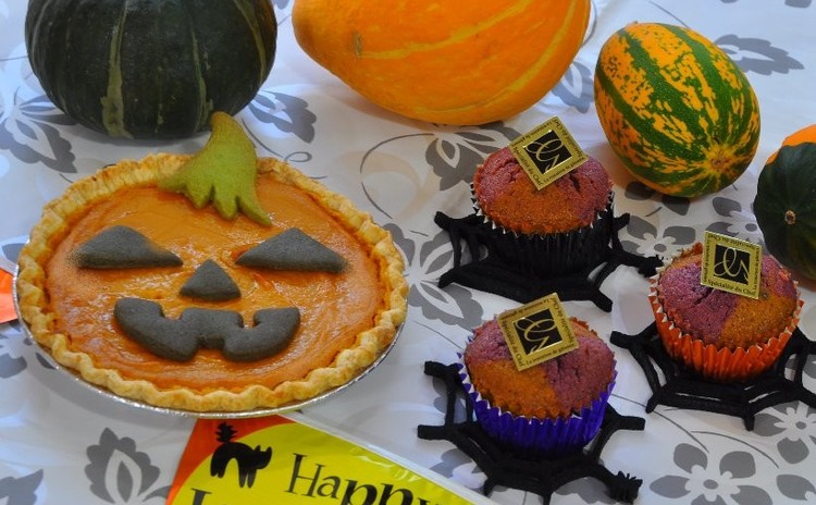 ハロウィンを楽しもう!
ほっこりパンプキンパイと2色のミラクルマフィン