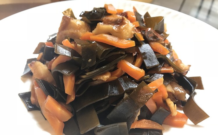 さんまのお寿司と小鉢で秋のお集まり料理