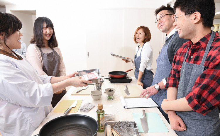 嫁活【ヨメカツ】 料理教室♪洋食の基本「ハンバーグ」