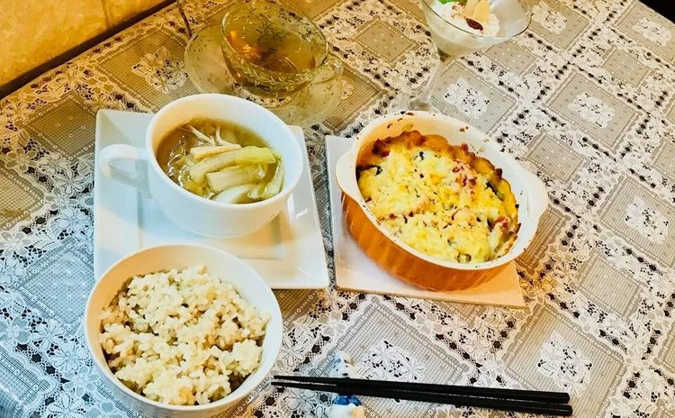 【プロが伝授】お店で一番人気!ナスグラタン他、新作は酒粕豆腐ブラマンジェ!美味💕アゴ出汁白菜のスープは塩分控えめでも美味しく!秋の潤いメニュー「薬膳活用、秋の料理教室」
ご家庭でも漢方の知恵を活かした料理が簡単に🎶
秋の食養生講座付きです☆