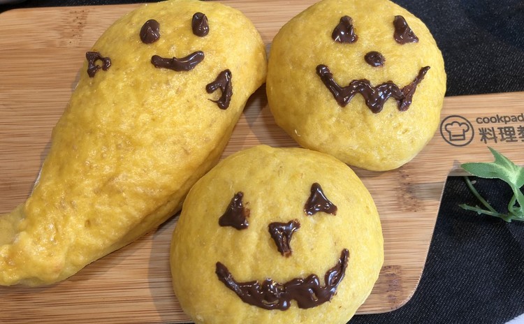 ハロウィンの季節、豆乳パンプキンパンとブルーベリーパン、タマゴの簡単グラタンでパーティーしましょ!