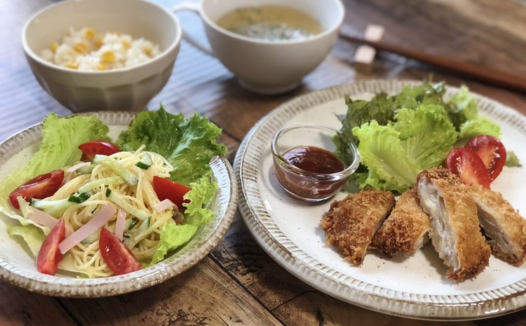 ♪Cafe風おうちごはん①♪
ミルフィーユカツ&スパゲティサラダ&コーンライス他コンソメスープ♪