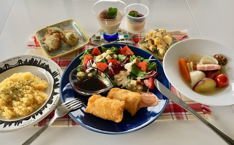 【スイーツorお土産付き】絶品!海老グラタンコロッケ オレンジピラフ ポトフ
ゼッポラ マロンムースなど
洋食メニュー全7品