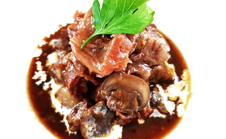 【砂糖不使用ヘルシー洋食】超~時短!飴色玉ねぎで作る牛スジのデミグラスソース煮込み、バター不使用クリームマッシュポテト、マッシュルームチーズサラダ※9月オープン特別価格
