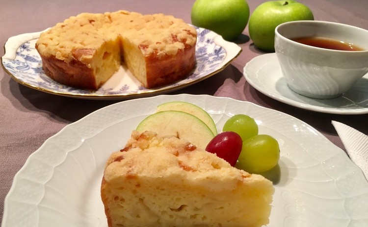 ブラムリーアップル🍏でアフタヌーンティ(スコーン・ケーキお土産付き)