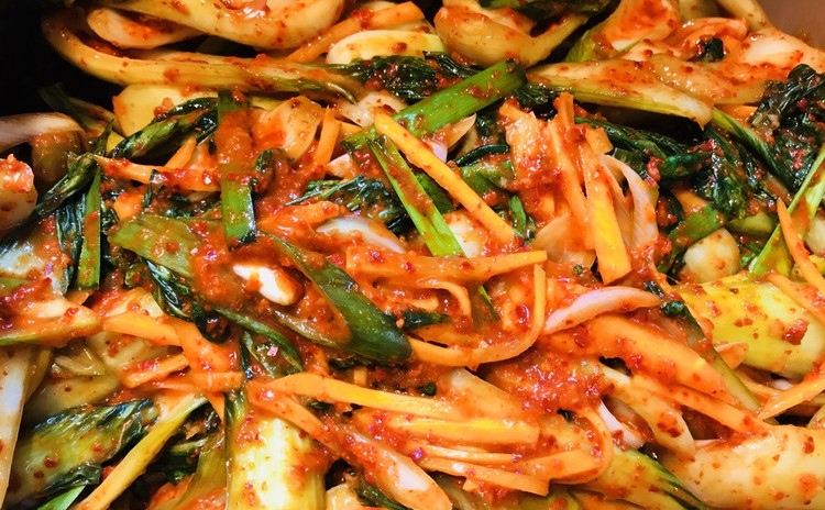 ココナッツ餅パン코코넛빵、チンゲン菜キムチ청경채김치、ワカメスープ미역국はたはた大根煮物노가리무조림、乾エビ炒め건새우볶음