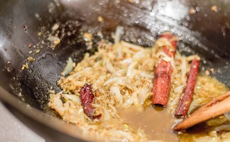 オンラインでも参加できる! andCURRY 阿部由希奈さんと味噌キーマ作り【ギフト付き】