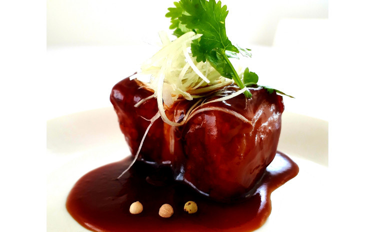 【砂糖不使用ヘルシー中華】外はカリっ!中はホロホロに柔らかい『揚げてない塊肉の黒酢酢豚』、『青梗菜のオイスターソースがけ』、『とろっとろ超濃厚マンゴープリン』※9月オープン特別価格