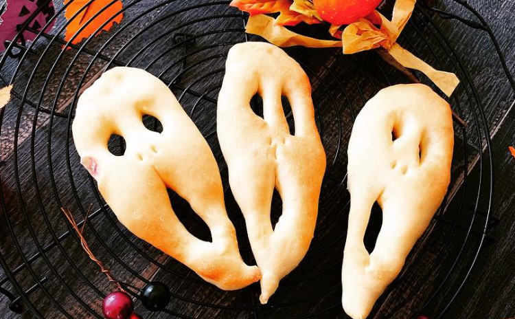 ハロウィン🎃フーガス(プレーン&パンプキン)🎃グリッシーニ