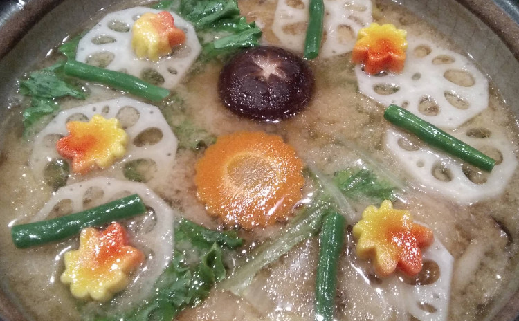 蓮根の使いきり···蓮根チップ·筑前煮·蓮根鍋 お家で作くろう···自家製いくら醤油漬[蓮根お土産お持ち帰り頂きます」