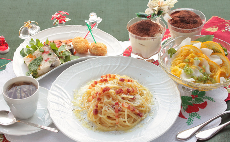 イタリアンでMerry Christmas! 香り立つカルボナーラ&カジュアルなティラミス。年の瀬パーティー献立!