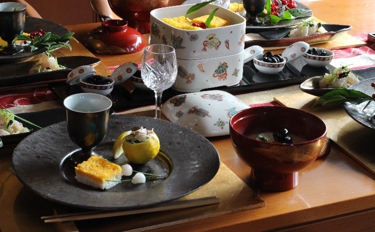 正月料理とテーブルコーディネート