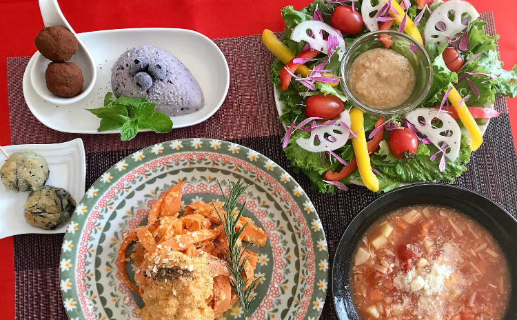 Xmas豪華6品!目にも鮮やかでデトックス&栄養補給♡ロー人参パスタなど